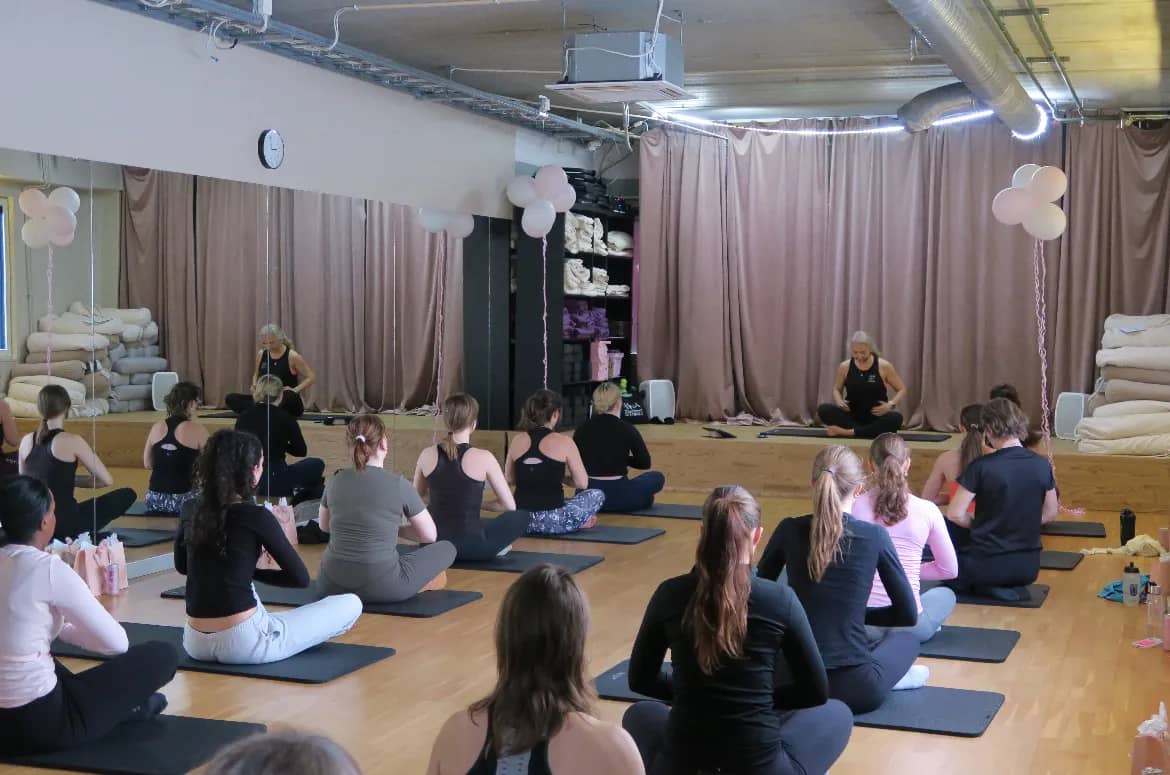 "Så kul att få köra pilates och träffa massa nya människor. Meet & Move levererar!!!"